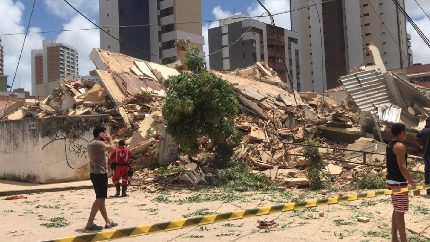 15102019 fortaleza capa - Prédio residencial de 7 andares desaba em Fortaleza; fotos e vídeos